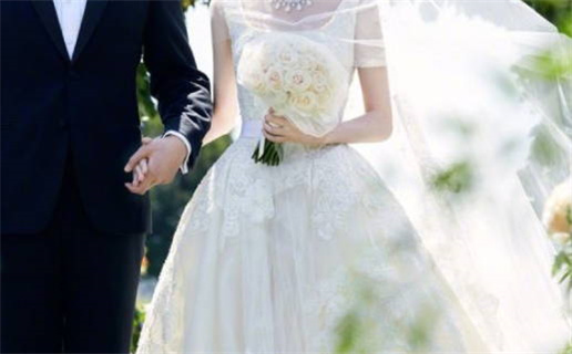 2025年农历八月初七结婚合不合适？ 今日办婚礼算不算好日子？