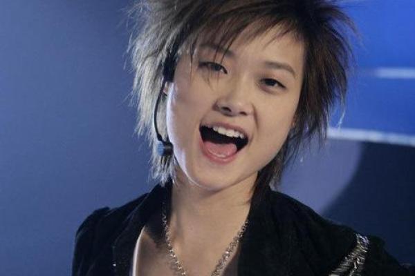 李宇春命运密码：如何解开她人生中的隐秘之门