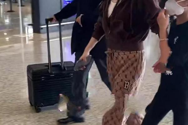 甜馨八字中的颠覆性玄机，命运究竟如何改变？