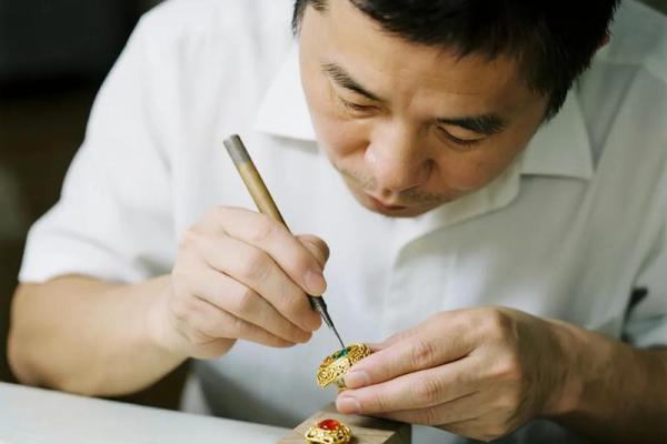 辛金男命：如何改变命运，避免陷入命理误区