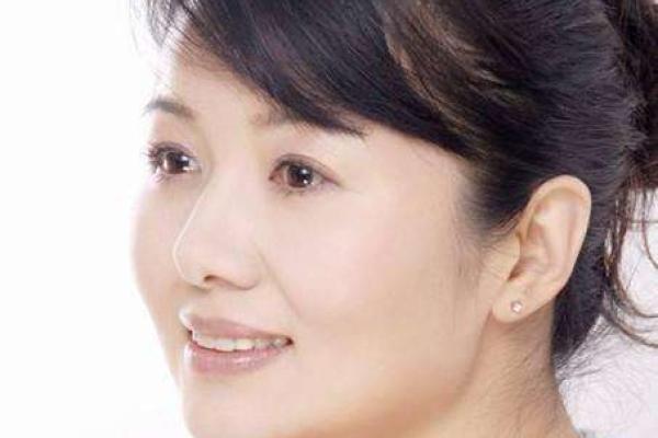 误区解密：张曼玉的八字命理，竟然与我们想象的完全不同