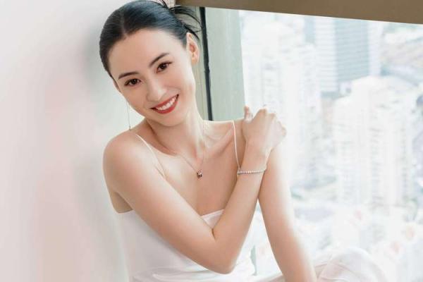 王菲八字暗藏玄机：颠覆命运的误区，如何改变？