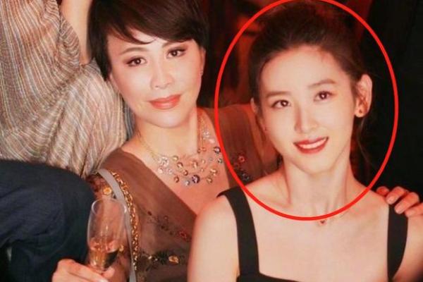 奶茶妹妹八字分析：命运误区揭露，颠覆你对未来的认知